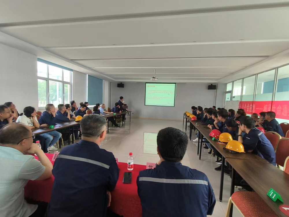 以“人人讲安全 个个会应急－畅通生命通道”为主题的安全知识竞赛成功举办